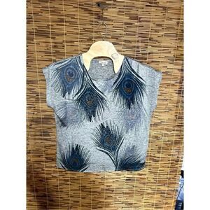Lavish 2X Peacock Cap Sleeve Shirt Grey
